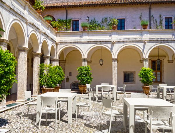 ST LOFT Fehér design Műanyag kültéri szék