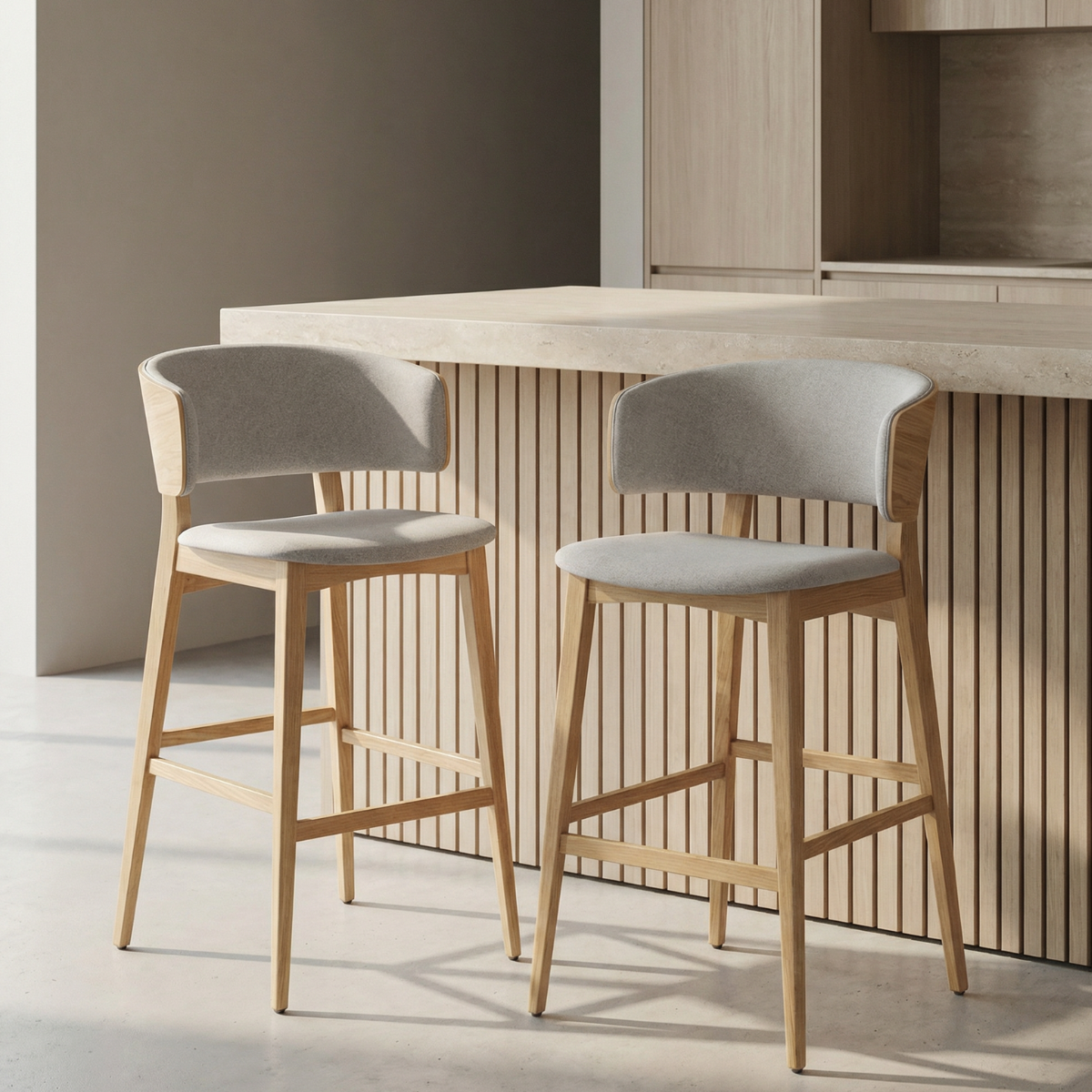 GB LUCY Szürke, Natúr klasszikus Fa beltéri bárszék