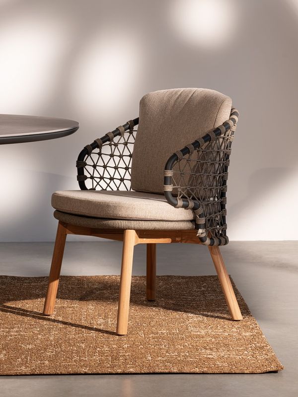 BT LARIA Bézs design Műrattan szék