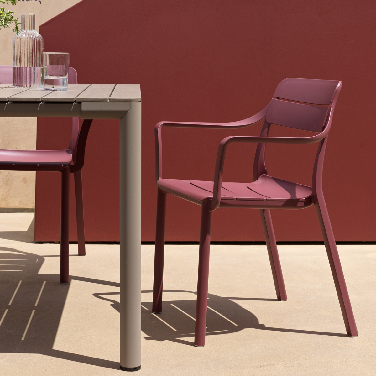 NARDI CASSIA ARMCHAIR Bordó design Műanyag kültéri szék